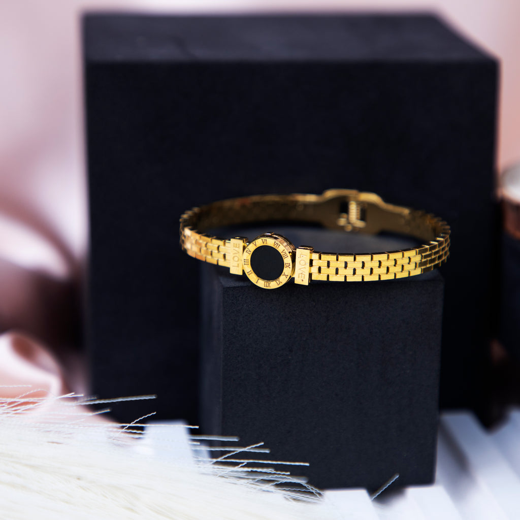 Roman Numeral Black Shell Love Gold Bracelet