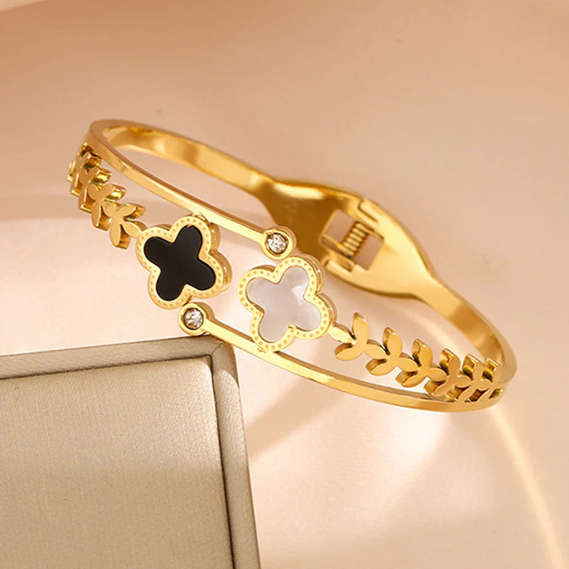 Mother of Pearl Clover Bracelet (Anti-Tarnish)