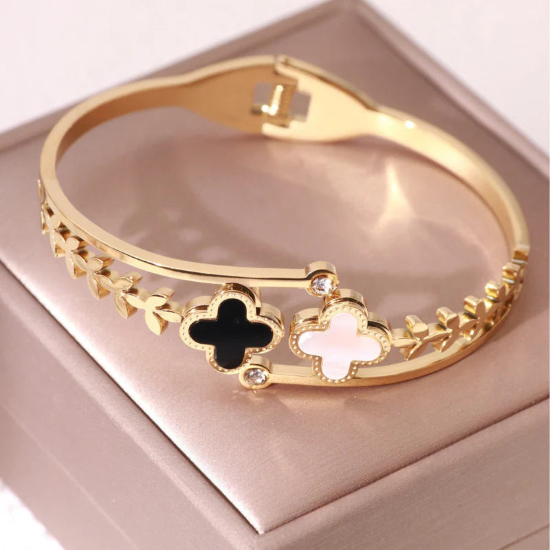 Mother of Pearl Clover Bracelet (Anti-Tarnish)